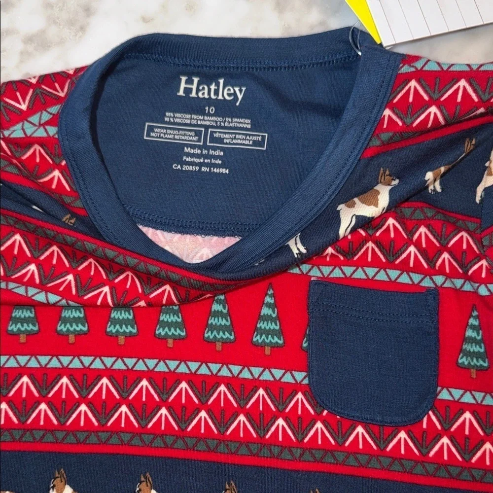 NWT Hatley Kids Holiday Pajama Set - Red and Navy 10